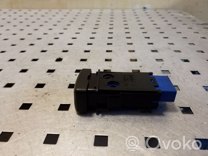 Opel Frontera B Differential lock switch M16334