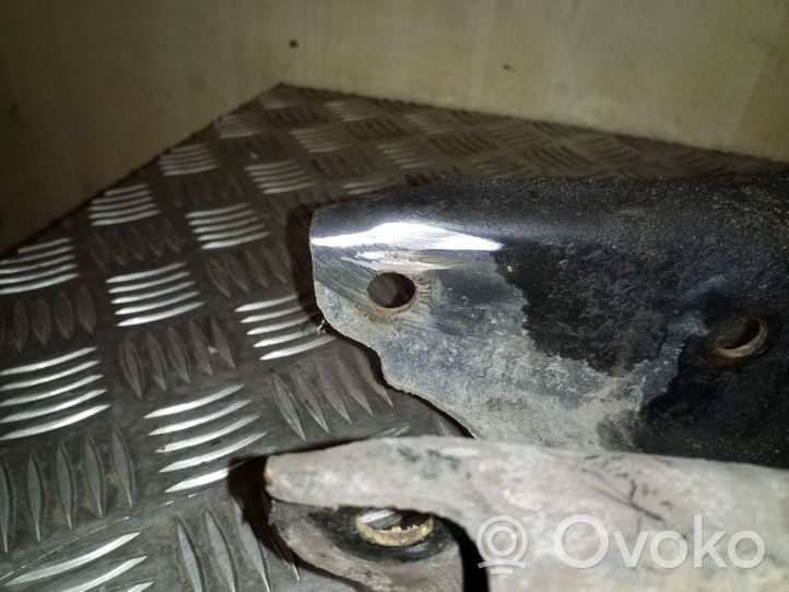 Toyota Avensis T270 Braccio di controllo sospensione posteriore superiore/braccio oscillante 