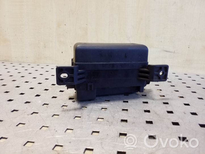 KIA Sorento Fuse module 0K53A67BX1