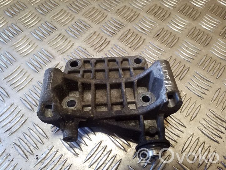 Audi A6 Allroad C6 Support de générateur / alternateur 059903143K