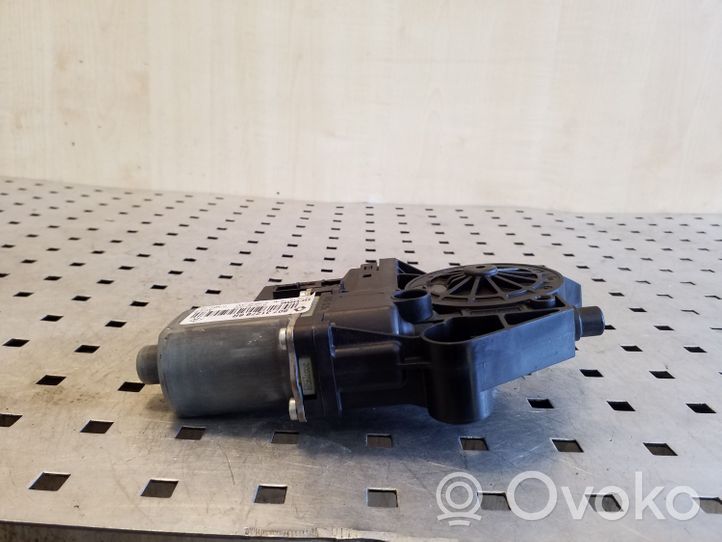 Renault Megane III Moteur de lève-vitre de porte avant 807312786R