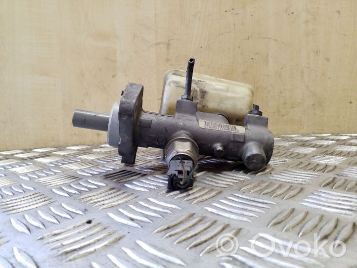 Mercedes-Benz ML W163 Główny cylinder hamulca 26612501123