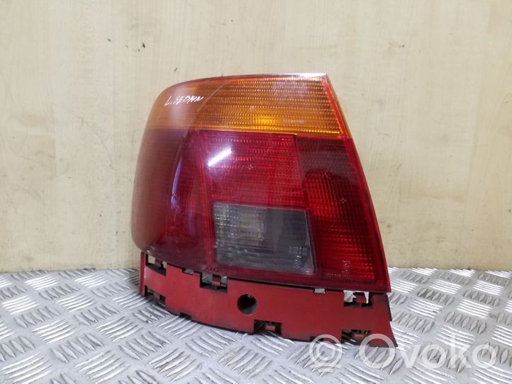 Audi A4 S4 B5 8D Lampa tylna 8D0945095A