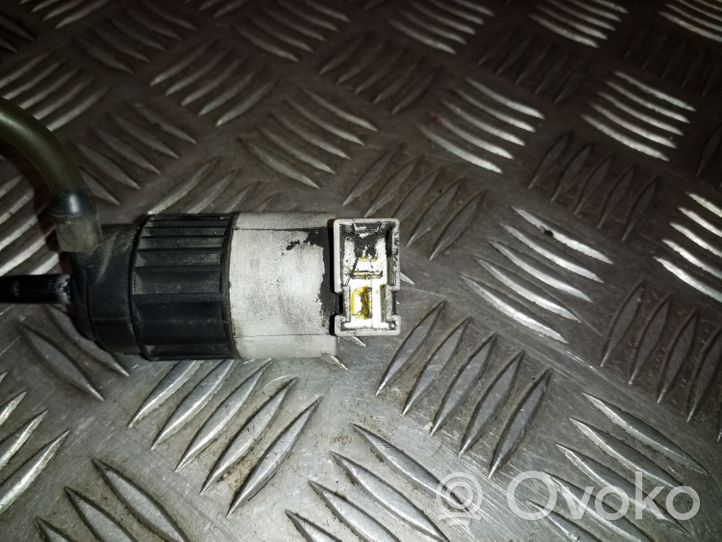 Opel Frontera B Pompe de lave-glace de pare-brise 