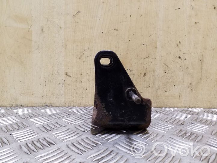 Toyota Avensis T220 Gearbox mounting bracket 