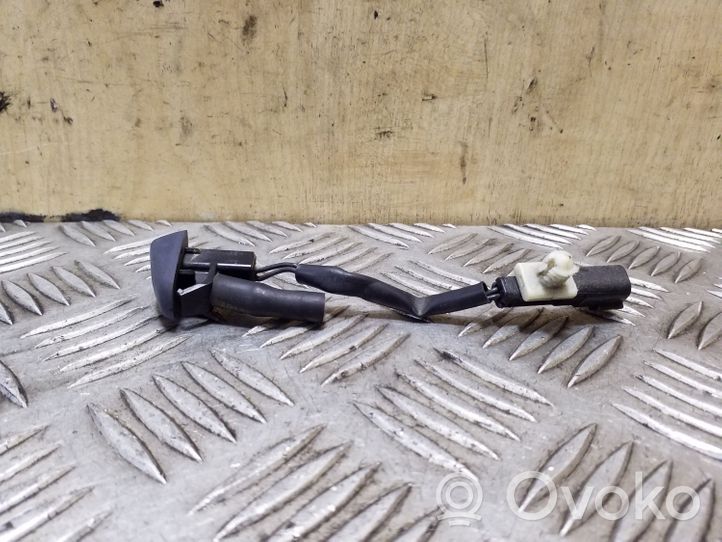 Volvo S60 Windshield washer spray nozzle 