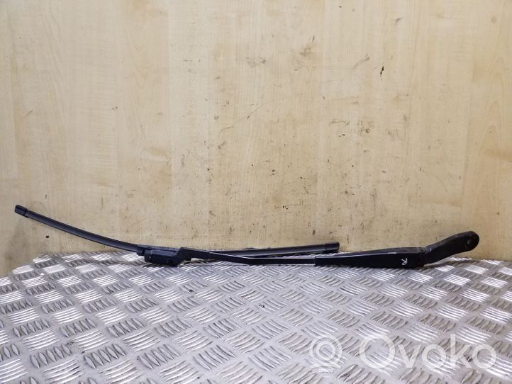 Volvo S60 Priekinio stiklo valytuvų kojelė 30753509