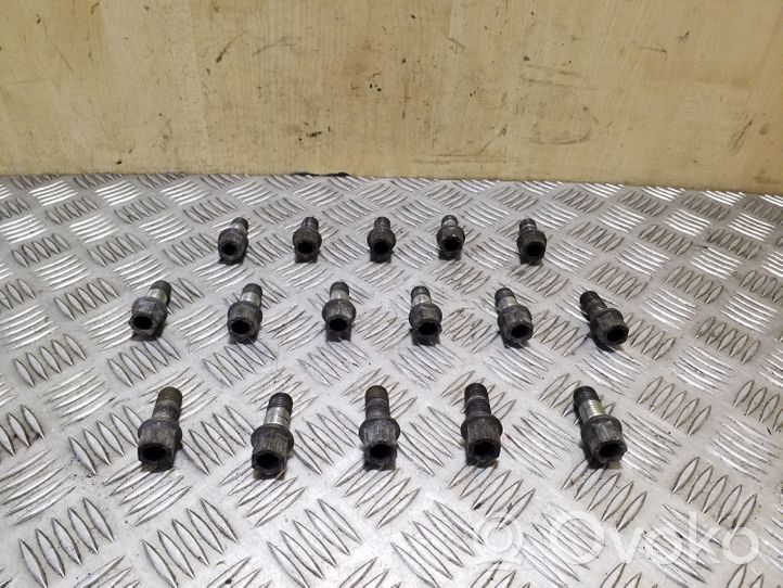 Volkswagen Polo V 6R Nuts/bolts 