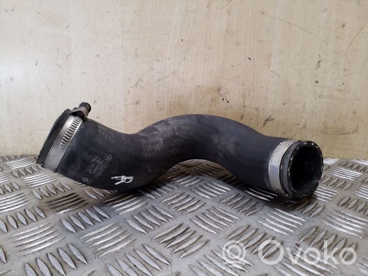 Seat Exeo (3R) Tube d'admission de tuyau de refroidisseur intermédiaire 3R0145738A