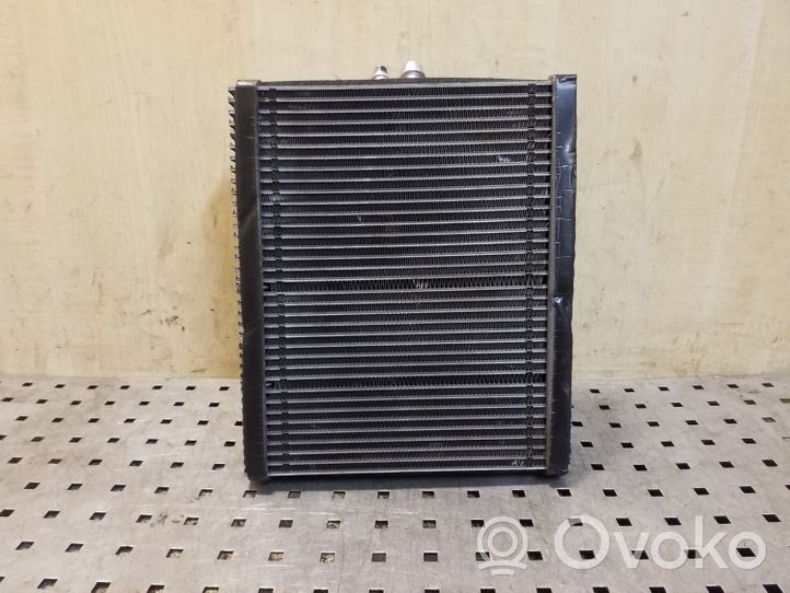 Volkswagen Touareg II Air conditioning (A/C) radiator (interior) 7P0820101A