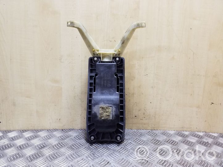 Volkswagen Touareg II Altra parte interiore 4L0713855