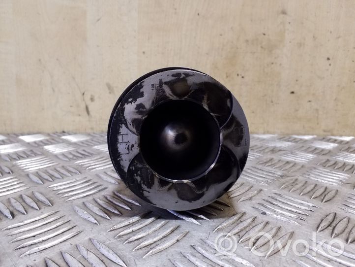 Subaru Outback Piston avec bielle B5EEEE