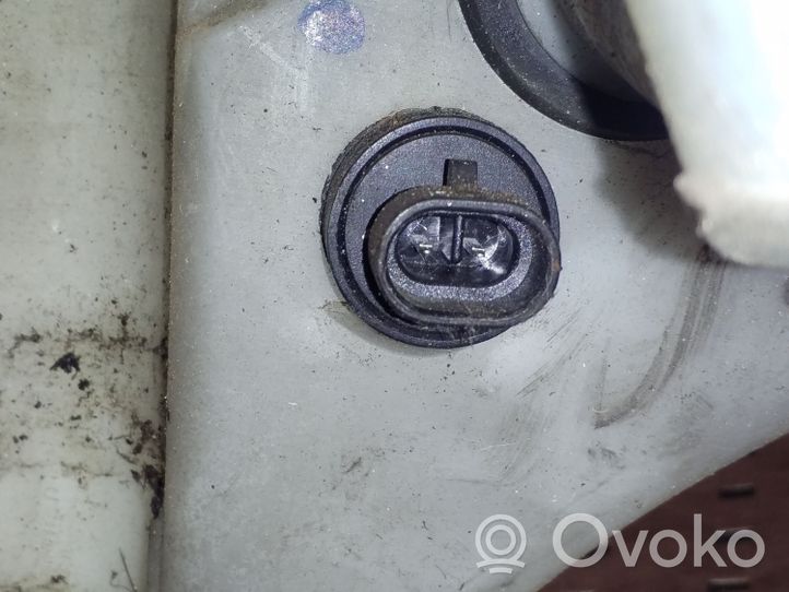 Opel Frontera B Réservoir de liquide lave-glace 010026