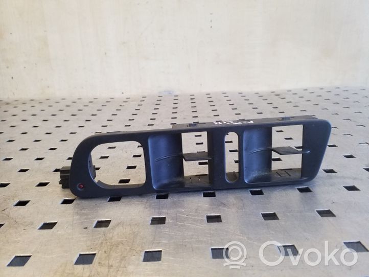 Volkswagen Tiguan Support bouton lève vitre porte avant 5N2867256