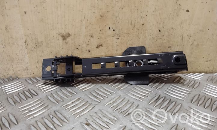 Volkswagen Touareg I Rail de réglage hauteur de ceinture de sécurité 7L0857819J