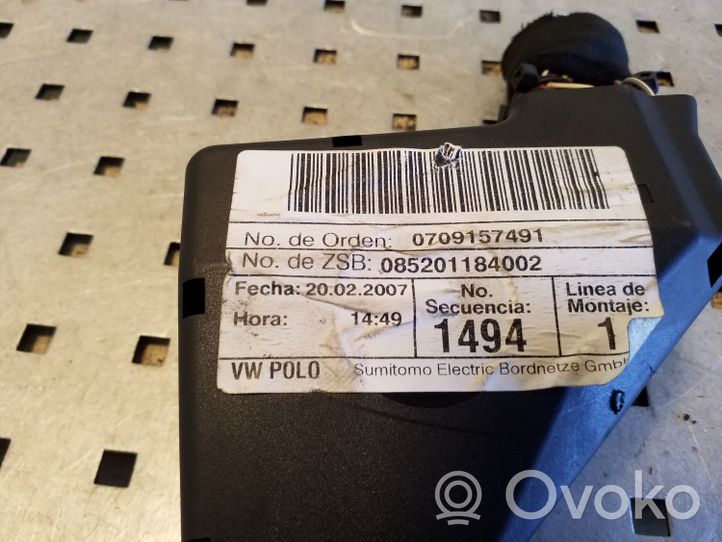 Volkswagen Polo IV 9N3 Fuse module 0709157491