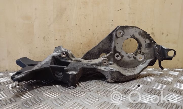 Volkswagen PASSAT CC Generator/alternator bracket 03L903143Q