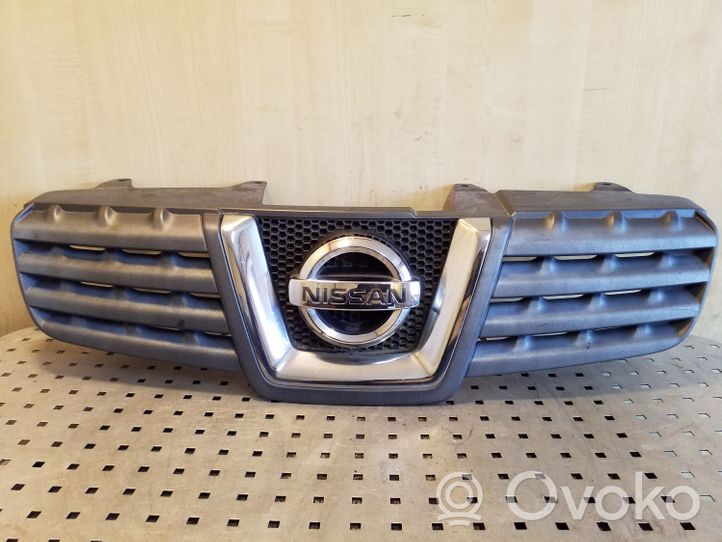 Nissan Qashqai Maskownica / Grill / Atrapa górna chłodnicy 62310JD00B