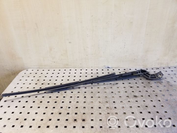 Land Rover Discovery 3 - LR3 Front wiper blade arm DKB500060