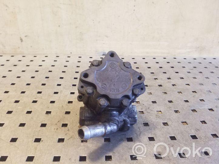 Audi A5 8T 8F Vairo stiprintuvo siurblys 8K0145156N