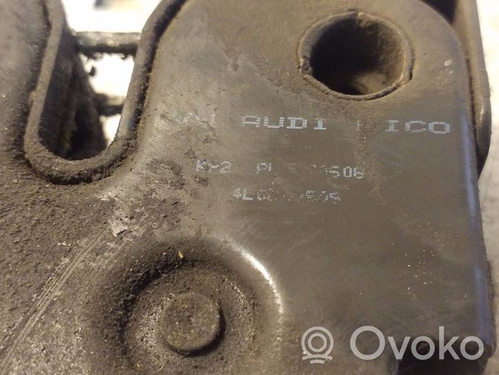 Audi Q7 4L Konepellin lukituksen vastakappale 