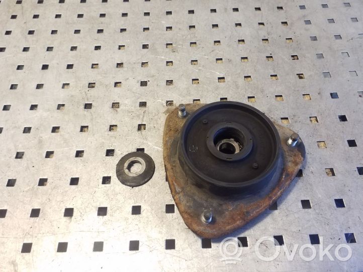 Subaru Outback Support de jambe de force supérieur avant 3F0120