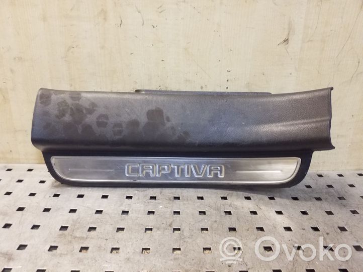 Chevrolet Captiva Garniture de marche-pieds arrière 95063028