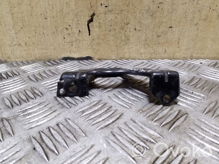 KIA Sorento Radiator mount bracket 