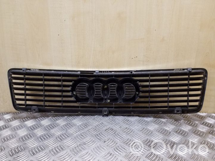 Audi 100 S4 C4 Grotelės viršutinės 4A0853651