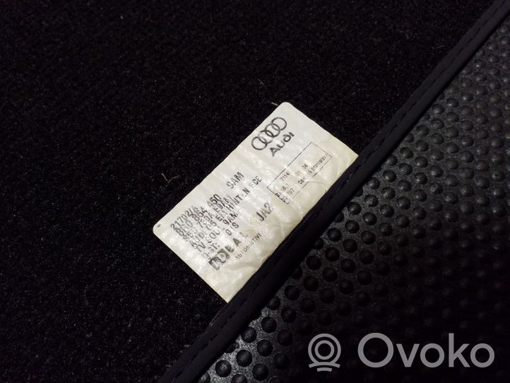 Audi Q5 SQ5 Auton lattiamattosarja 8R0864450