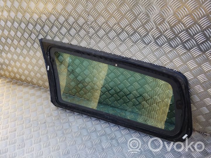 Volvo XC70 Galinis šoninis kėbulo stiklas 