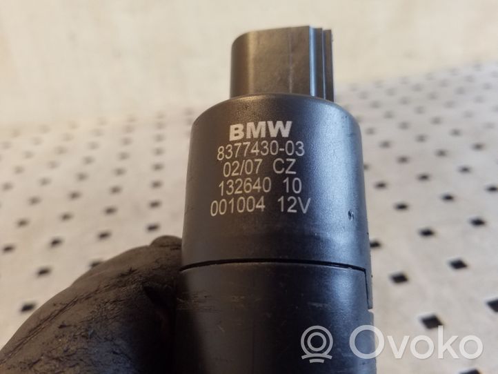 BMW X5 E70 Pompe lave-phares 8377430