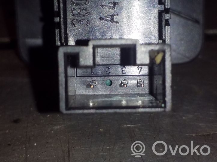 Volkswagen PASSAT B8 Interrupteur d'ouverture de coffre 3G0959831