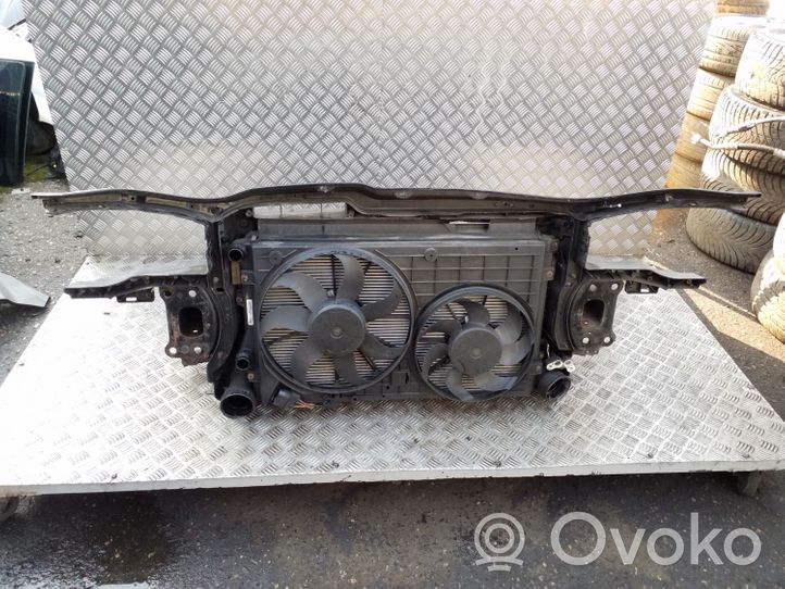 Volkswagen Eos Support de radiateur sur cadre face avant 1K0121207BB