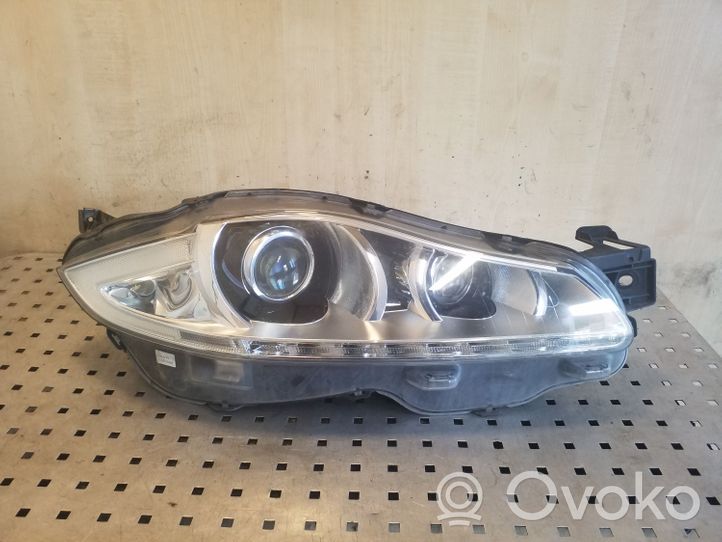 Jaguar XJ X351 Lampa przednia AW9313W029CD