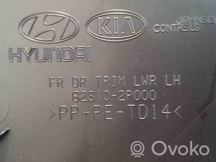 KIA Sorento Boczki / Poszycie drzwi przednich 823102P000