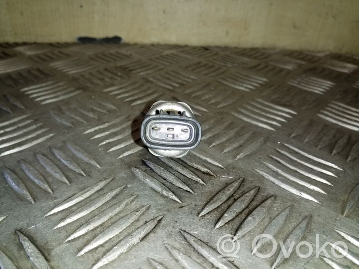 Toyota Avensis T250 Czujnik ciśnienia oleju 8944851010
