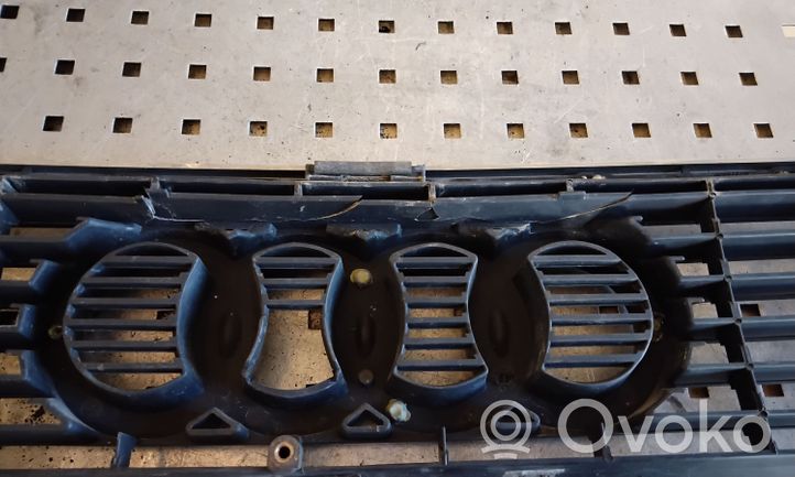 Audi 80 90 S2 B4 Maskownica / Grill / Atrapa górna chłodnicy 8G0853651G