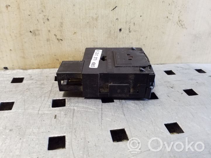 Renault Trafic II (X83) Bouton commande réglage hauteur de phares 8200379685