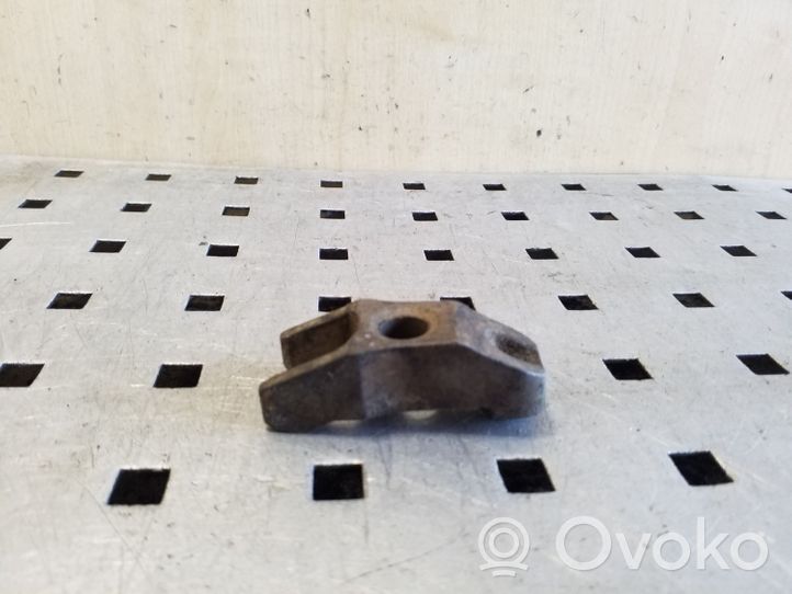 Audi 80 90 S2 B4 Fuel Injector clamp holder 