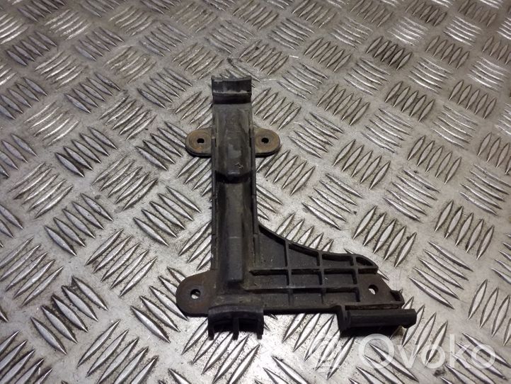 Audi 80 90 S2 B4 Soporte de montaje del parachoques trasero 8A0807483