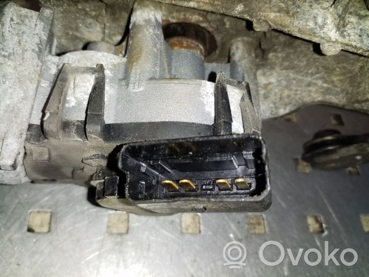 Nissan Qashqai Tringlerie et moteur d'essuie-glace avant 