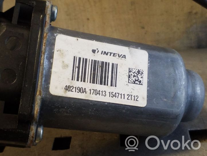 Nissan Qashqai Takaoven ikkunan nostin moottorilla 402190A