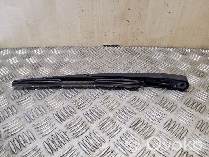 Nissan Qashqai Ramię wycieraczki szyby tylnej 28781JD00A