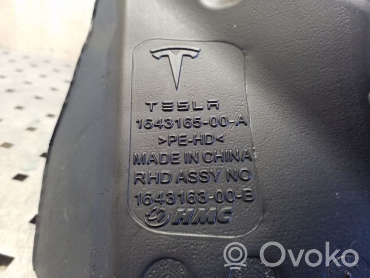 Tesla Model 3 Zbiornik płynu do spryskiwaczy szyby przedniej / czołowej 164316500A