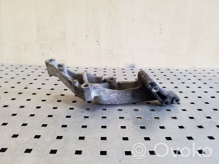 Volkswagen Transporter - Caravelle T4 Gearbox mounting bracket 02G409905