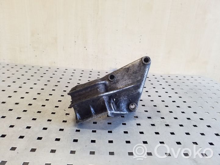 Volkswagen Transporter - Caravelle T4 Support de pompe de direction assistée 074145167H