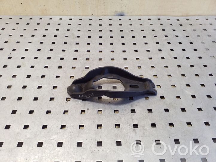 Audi A6 S6 C4 4A Forcella del braccio di rilascio della frizione 01E141719