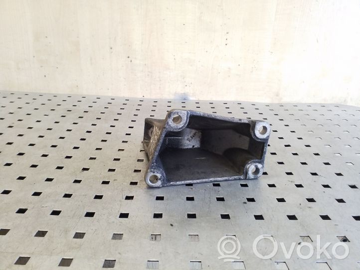 Audi A6 S6 C4 4A Supporto di montaggio scatola del cambio 4A0399113F