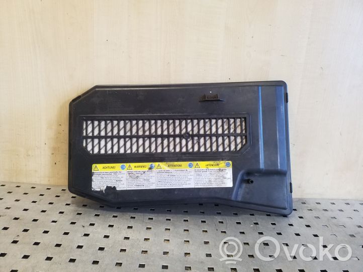 Volkswagen Touareg I Couvercle de boîtier de batterie 7L0864643B